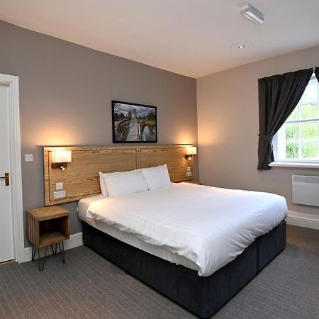 Wheatsheaf, Baslow By Marston'S Inns المظهر الخارجي الصورة